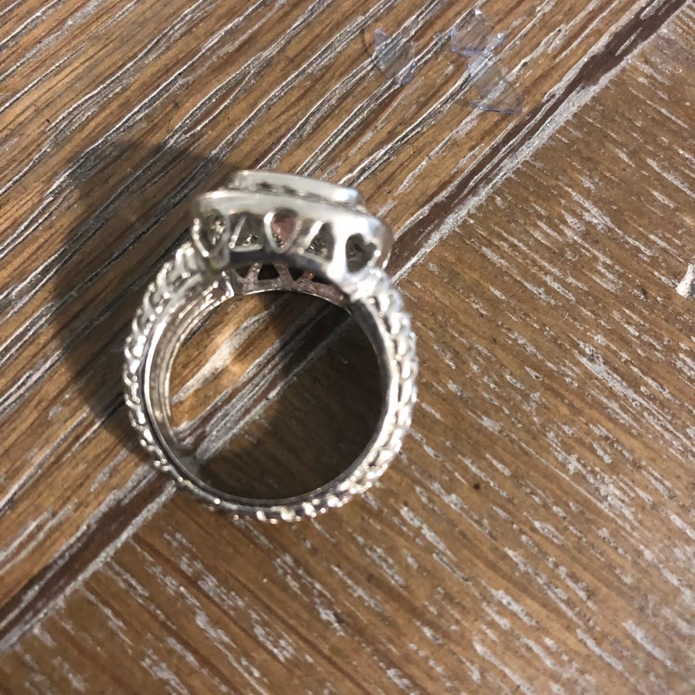 Ring - Picture 3 of 5